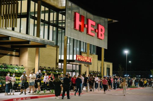 H-E-B Welcomes Long Lines At Opening Of First DFW Metroplex Store ...