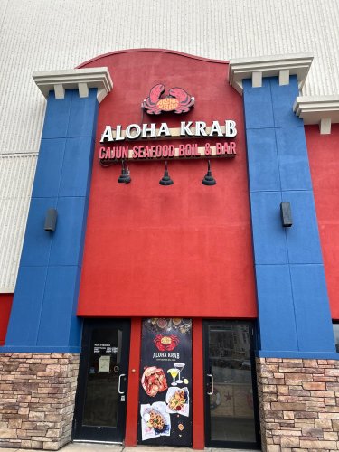 Aloha Krab Cajun seafood restaurant opens at Crossgates Mall