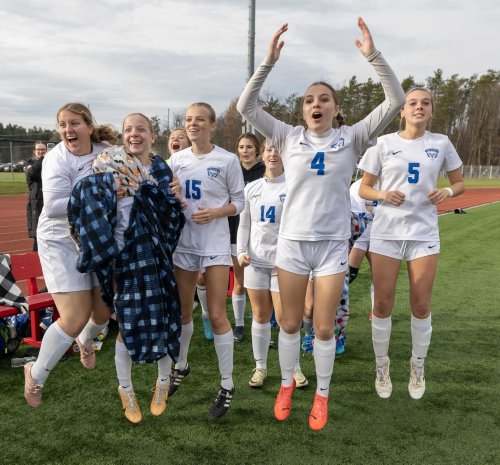 Bill reignites decades-old debate over public, private high school playoffs