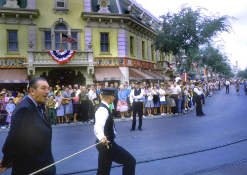 The only holdup in Disneyland history was a mess from start to finish