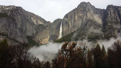 Storm brings Yosemite waterfalls back to life