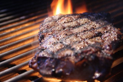 Once-kosher Genesis Steakhouse to shutter months after losing certificate