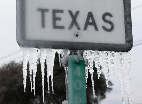 Farmers' Almanac warns of 'significant snows' in Texas this winter