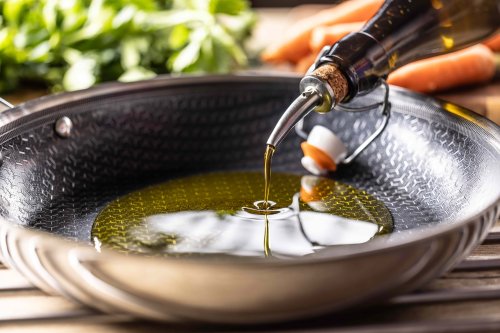 The Best Oils for Managing Cholesterol, According to a Dietitian