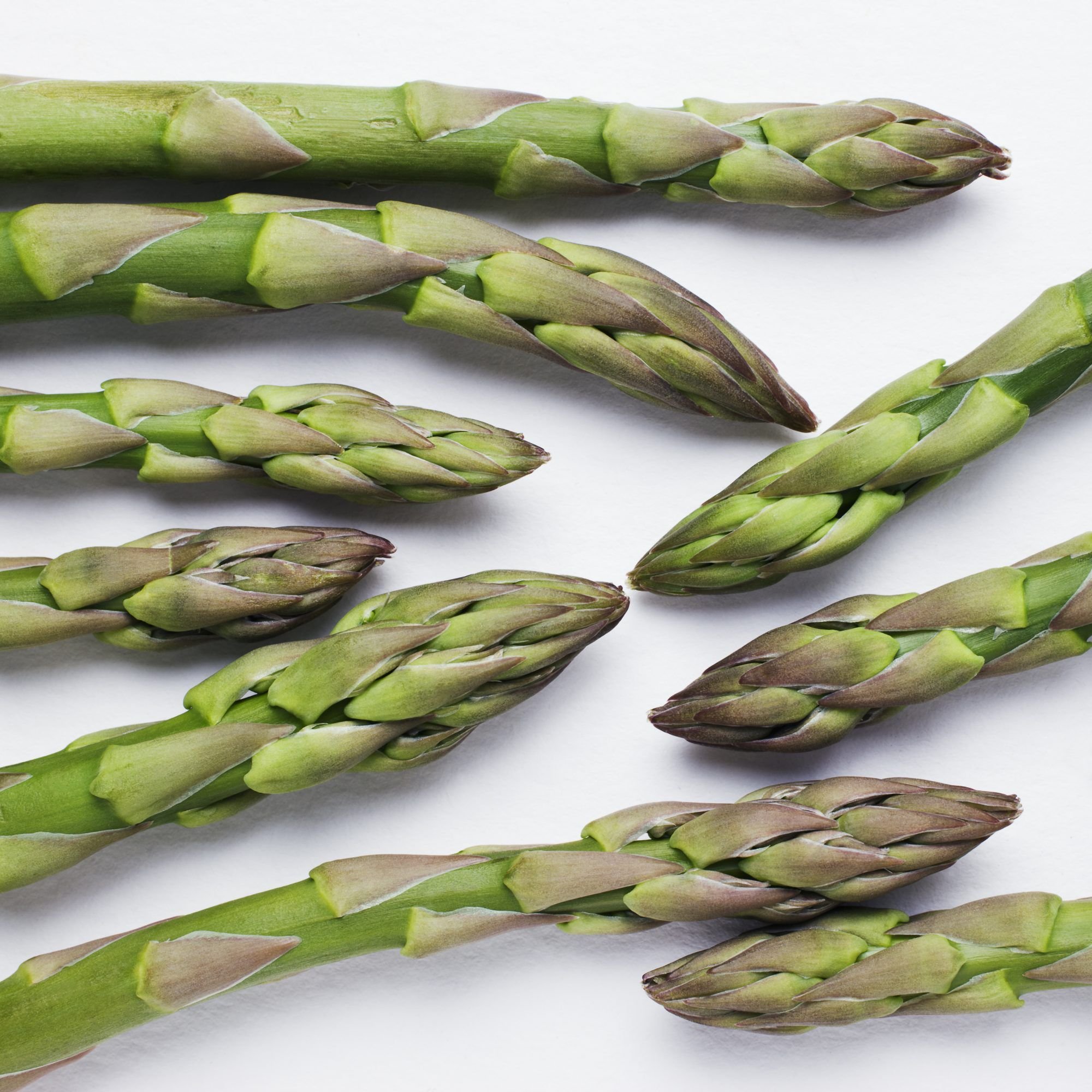 10 Health Benefits of Asparagus, According to Nutritionists