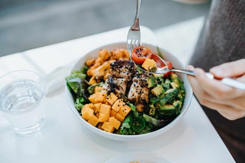 Dietitians Reveal Why You’re Not Losing Weight While Eating “Healthy”