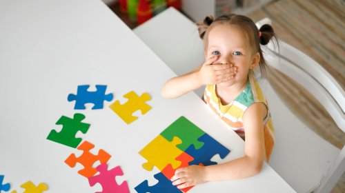 Nonverbal Autism: What Is It, Signs & How To Deal 2023