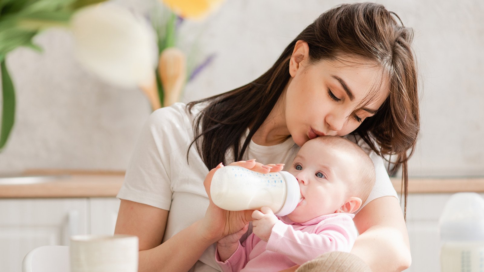 The Real Reason Not Everyone Can Breastfeed - Health Digest