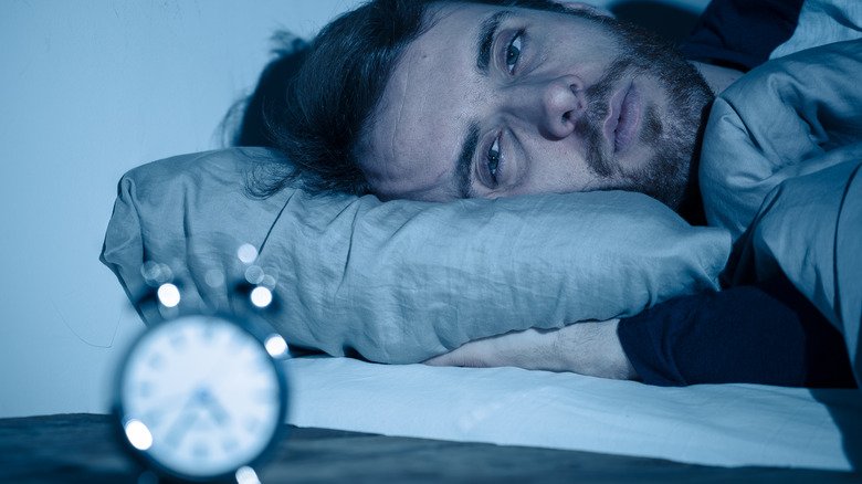 Why You Should Avoid Going To Bed On An Empty Stomach