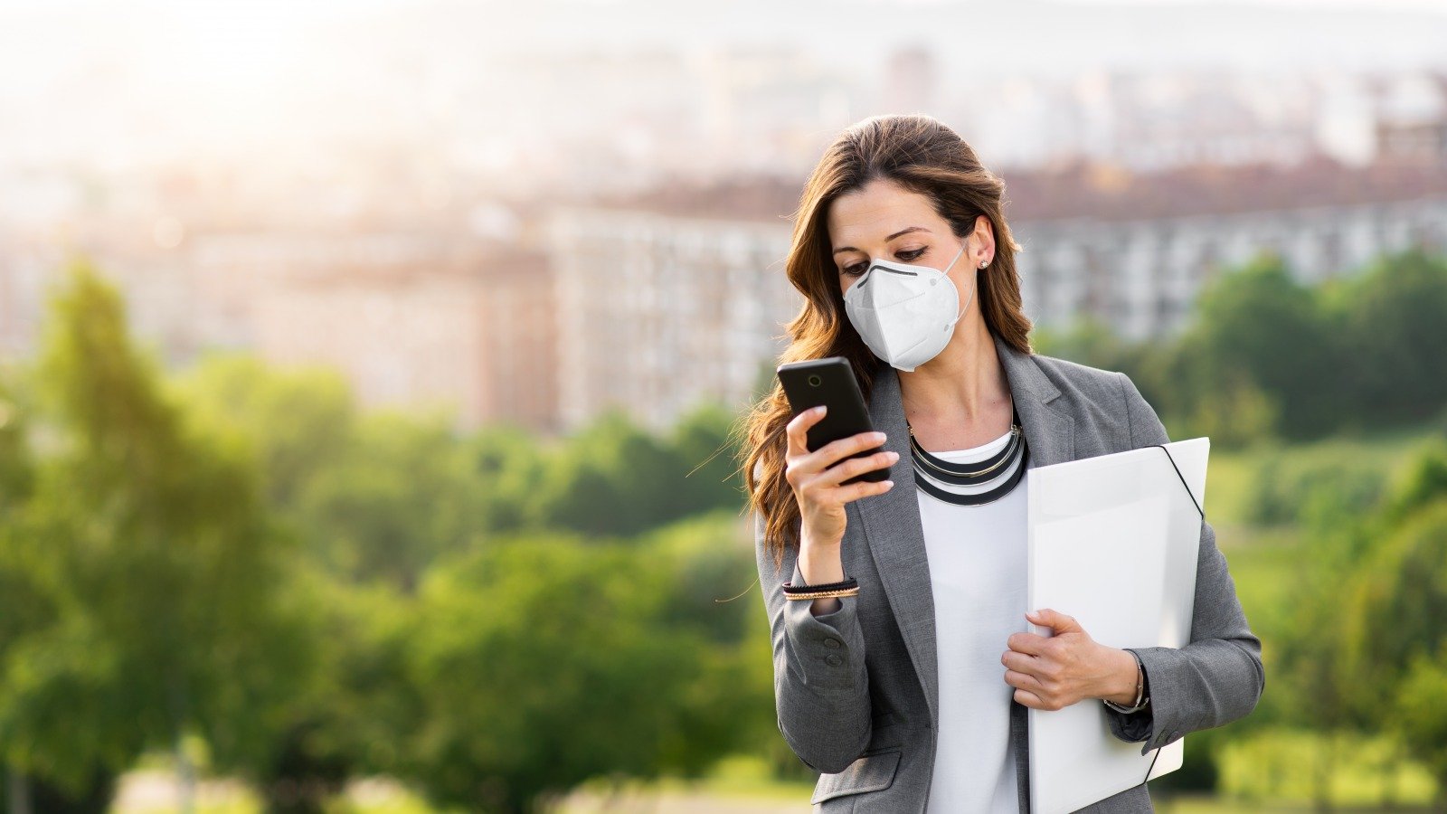 Why You Should Wear A Mask Even If You're 6 Feet Away - Health Digest