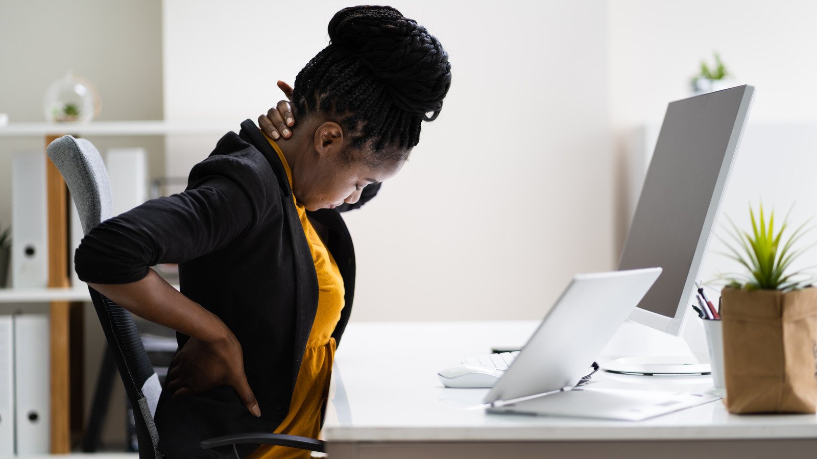 The Simple Move To Stretch Out Neck And Shoulder Tension - Health Digest