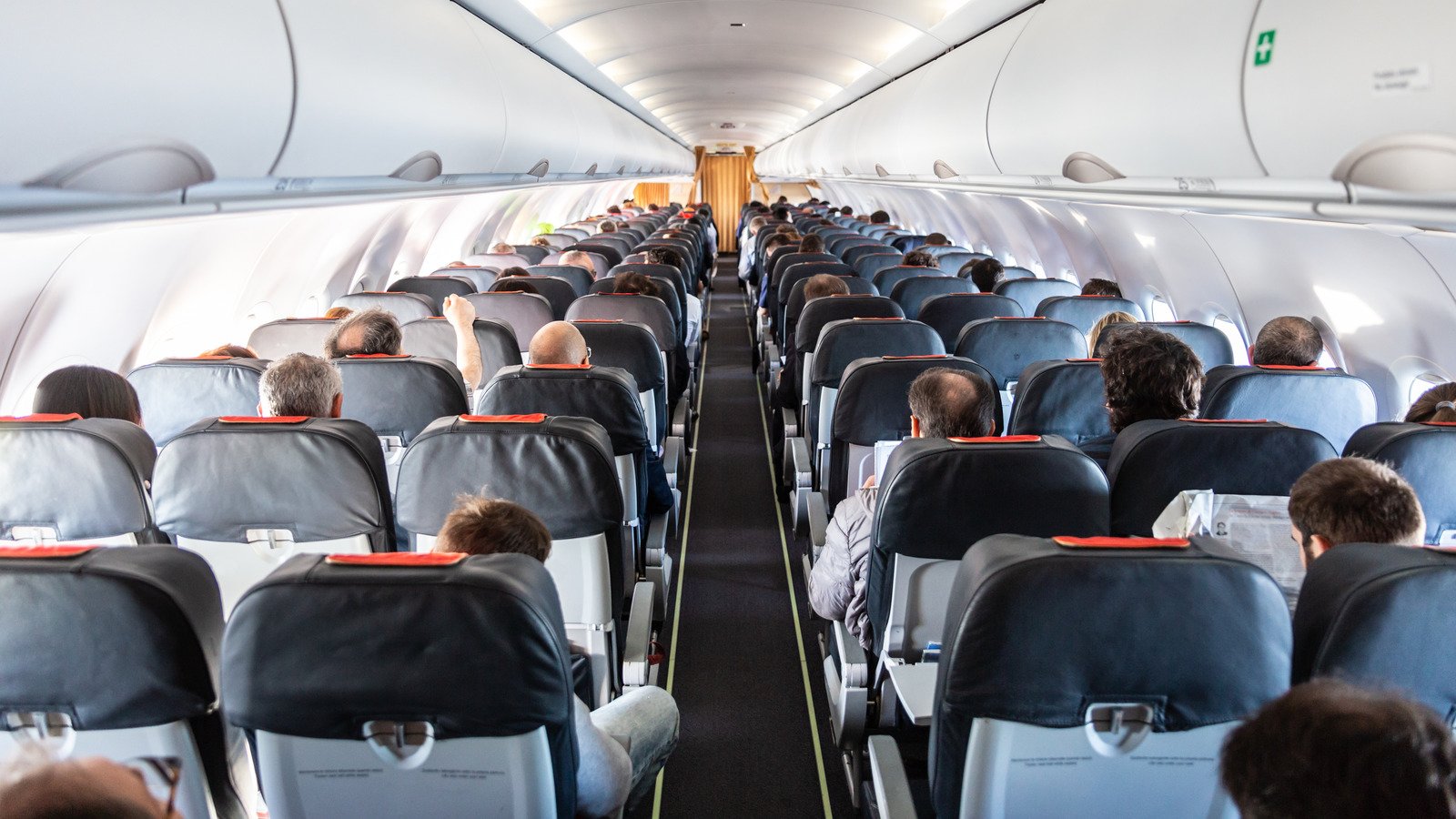 The Best Place To Sit On A Plane If You Want To Stay Healthy - Health Digest