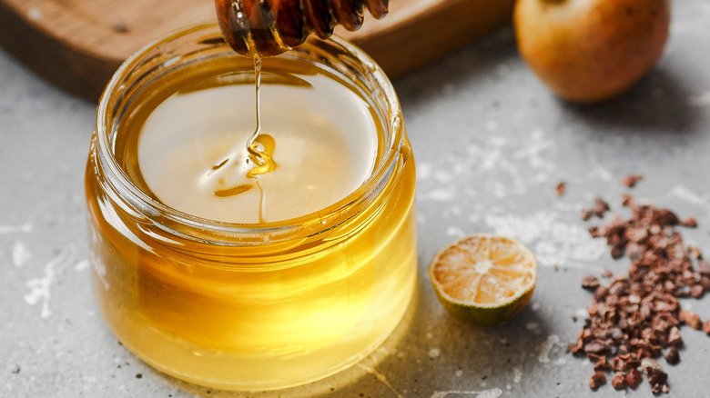 The Real Difference Between Raw And Filtered Honey