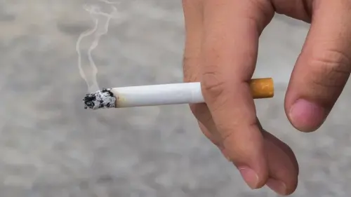 What Smoking Every Day Really Does To Your Body