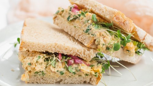 Easy Chickpea Salad Sandwich Recipe Is A Healthy Alternative You'll Love For Lunchtime