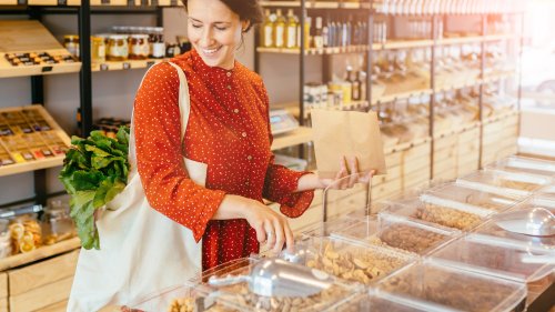 The Two-Ounce Snack That Can Help Lower Cholesterol And Prevent Heart Disease