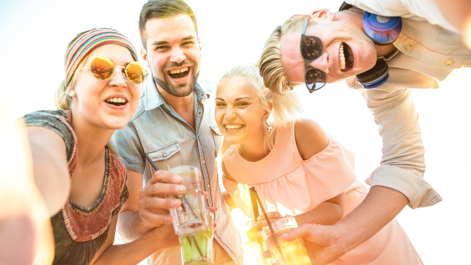 How Dating Apps Are Helping Raise Awareness For The COVID-19 Vaccine