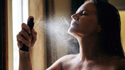 Does Spraying Magnesium Oil On Your Skin Have Any Benefits? Here's What We Know