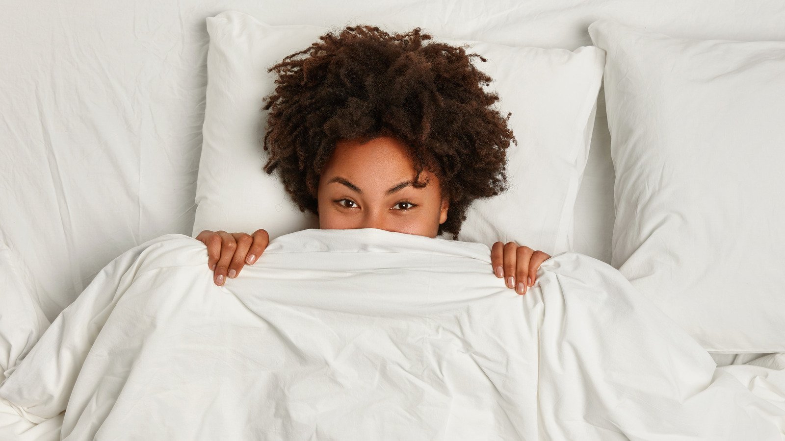 Why We Sleep With Blankets, According To Science - Health Digest