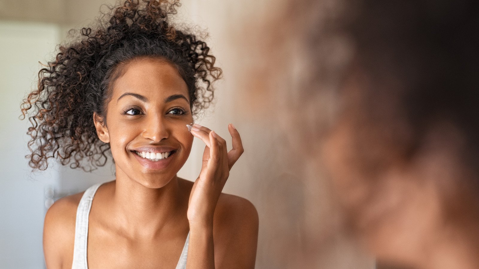 Mistakes Everyone Makes When Using Moisturizer