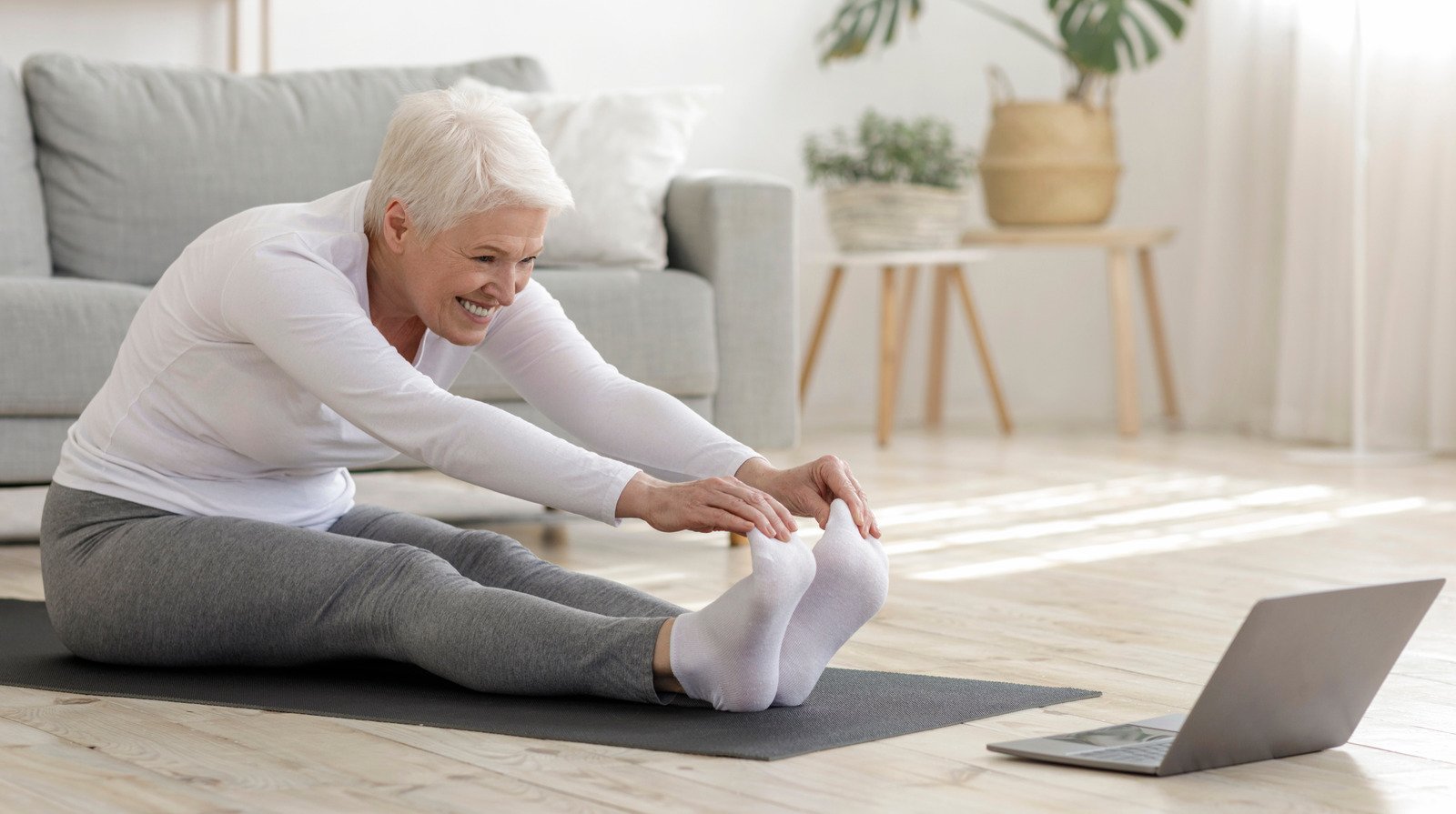Study Shows What A Yoga Practice Can Do To Relieve Osteoarthritis Symptoms - Health Digest