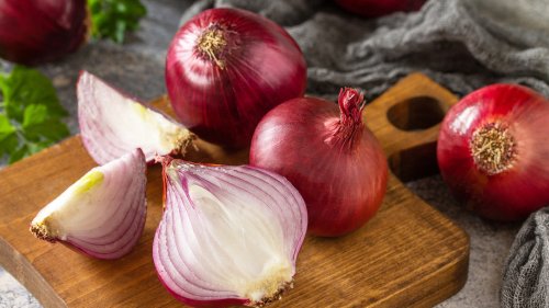 Here's Why Onions Might Be Preventing A Flat Stomach