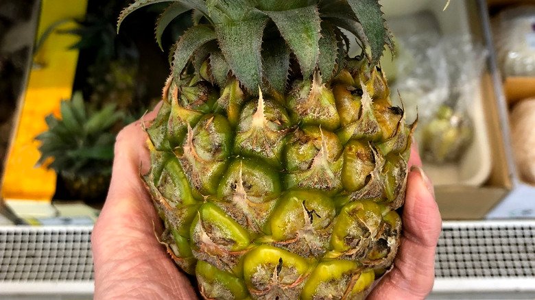 Here's What Happens When You Eat Pineapple Every Day