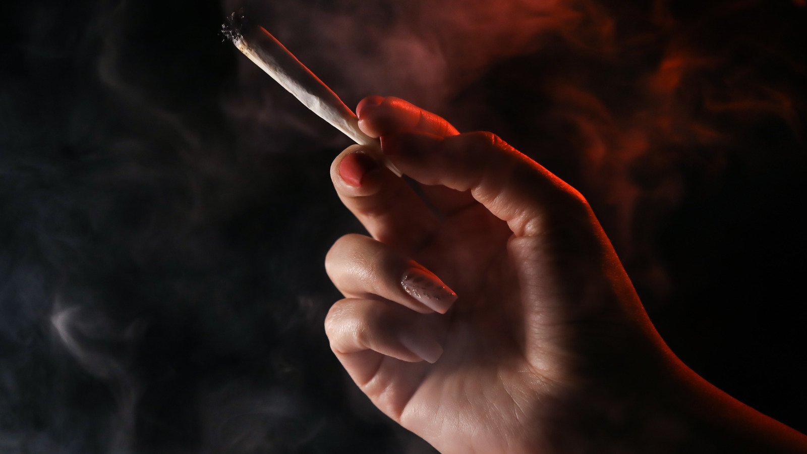 When You Smoke Marijuana, This Is What Happens To Your Body - Health Digest