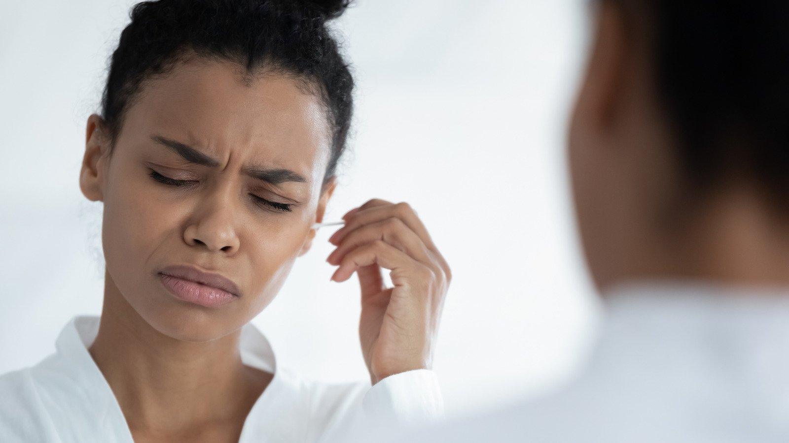 What It Means When Your Ear Wax Stinks