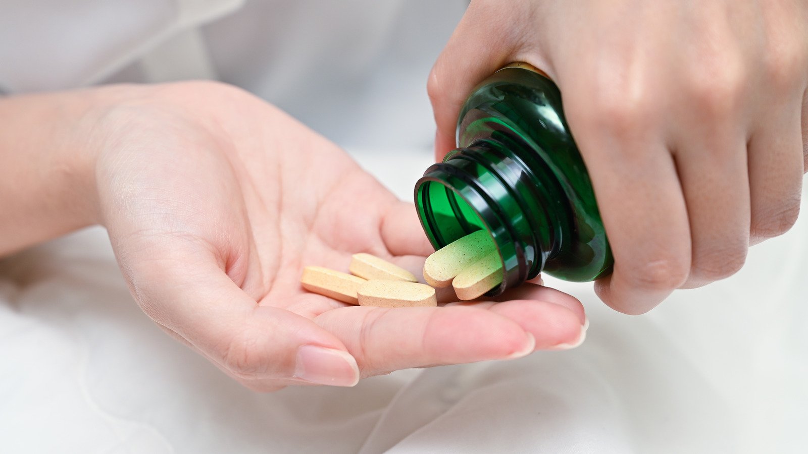 The Big Mistake You're Probably Making With Your Multivitamin - Health Digest