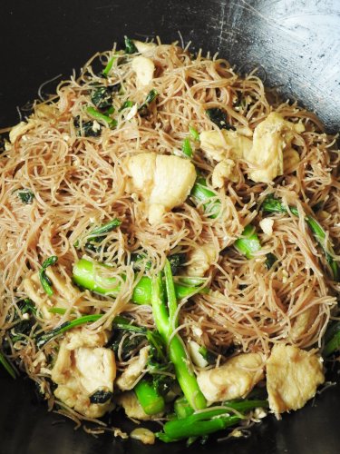 Healthy Pad See Ew Noodles With Chicken Recipe