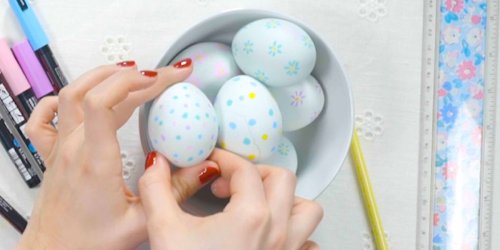 How to decorate eggs for Easter with our video tutorial
