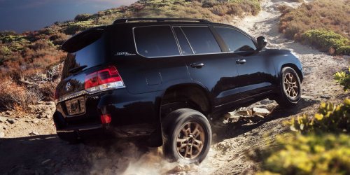 The Toyota Land Cruiser Might be Making a Comeback