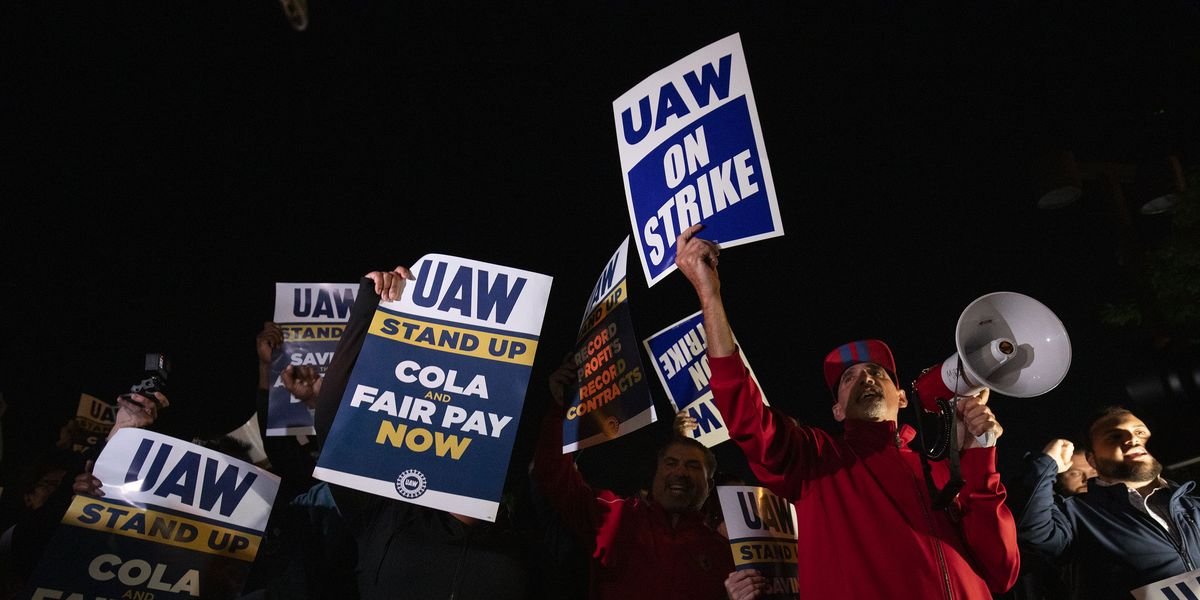 UAW Strike Expands to 38 More GM and Stellantis Targets—but Spares Ford