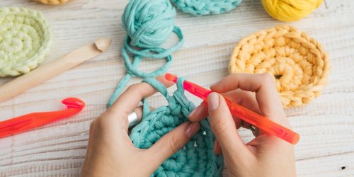 12 free knitting patterns for Christmas gift ideas