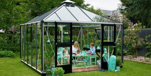 Amazon Is Selling an Enormous Greenhouse That's Better Than Any She Shed