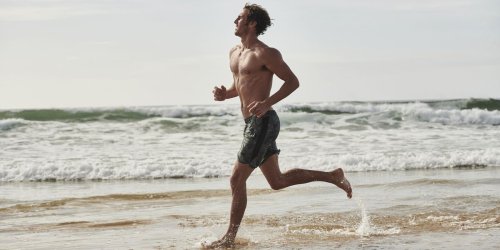 Los 10 mejores ejercicios para hacer en la playa este verano