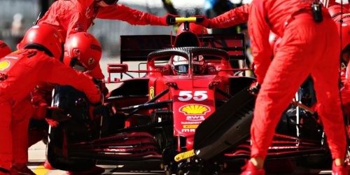 Ferrari lamenta otra mala parada en boxes de Carlos Sainz