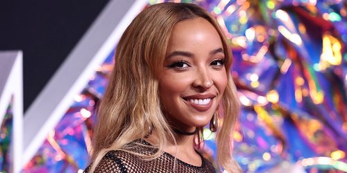 Tinashe's Abs, Butt, And Underboob Are Epic In A Naked Dress And Nipple Tape In Instagram VMAs Pics