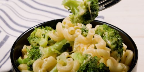 One Pot Broccoli Mac & Cheese