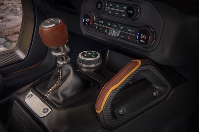 Here's every new car that still has a manual transmission