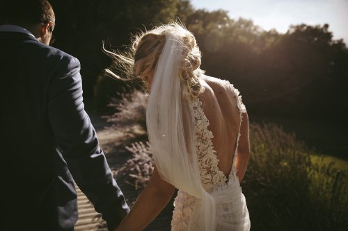 A Complete Guide To Choosing The Right Wedding Photographer, From A Pro In The Know