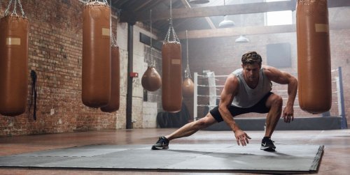 Build Muscle With This 20-Minute Bodyweight Workout From Chris Hemsworth's PT