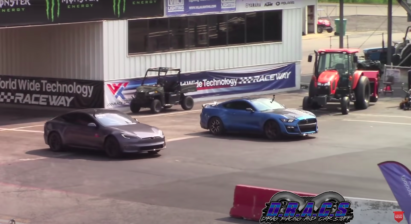 This 1000-HP Shelby GT500 Proves the Model S Plaid Can Actually Be Beaten at the Drag Strip