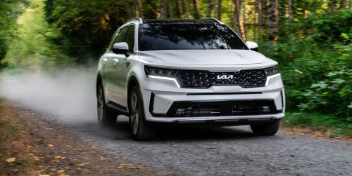 2022 Kia Sorento PHEV Review and Today's Best Gear