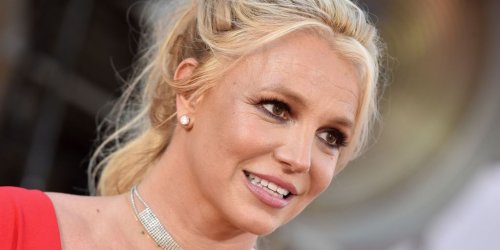 Britney Spears is back on the naked photo hype