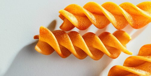 Scientists Just Discovered The Best Diet For Women As They Age—And It Involves A Certain Type Of Carb