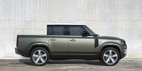 A Land Rover Defender Pickup May Be on the Way