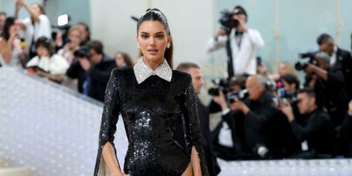 Kendall Jenner's topless bathroom selfies are steamy af
