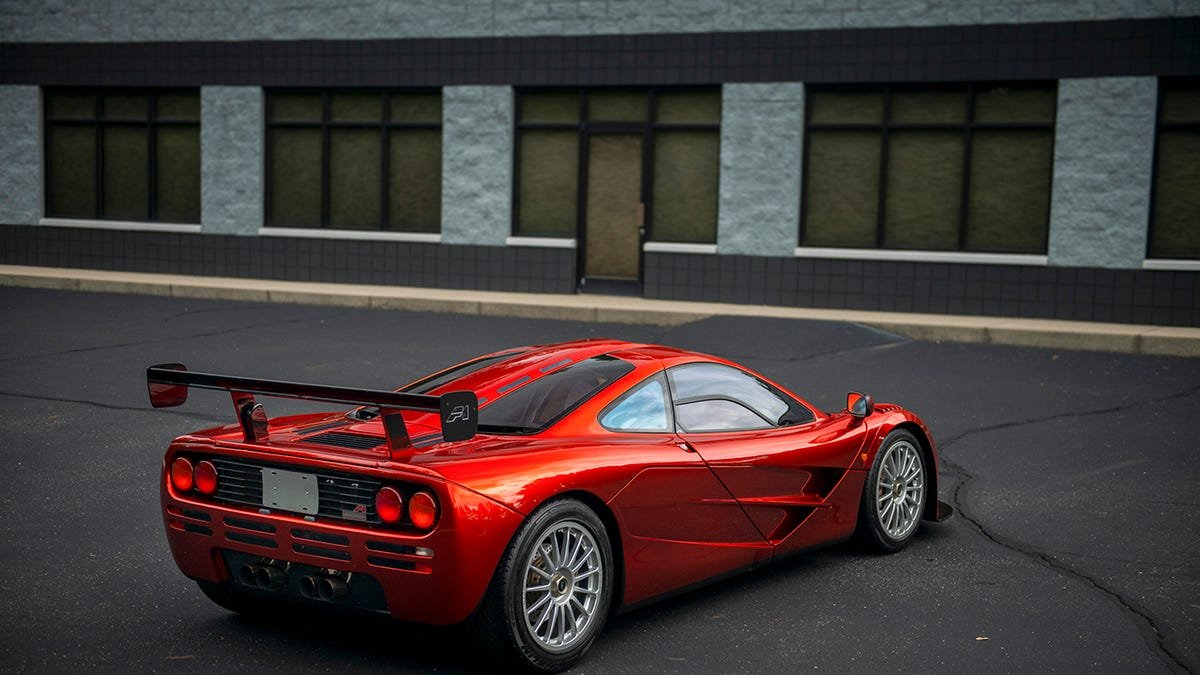 26 of the Coolest Supercars of the 1990s